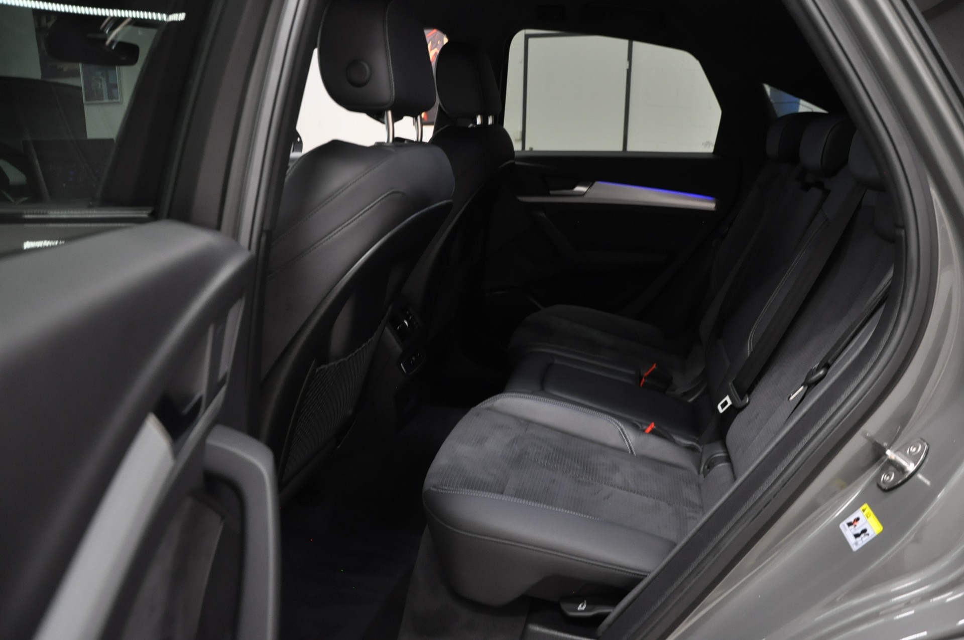 AUDI Q5 Sportback 40 TDI Blackedition quattro S-tronic-image-16