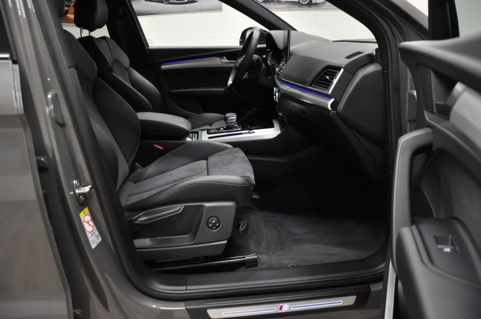 AUDI Q5 Sportback 40 TDI Blackedition quattro S-tronic-image-13