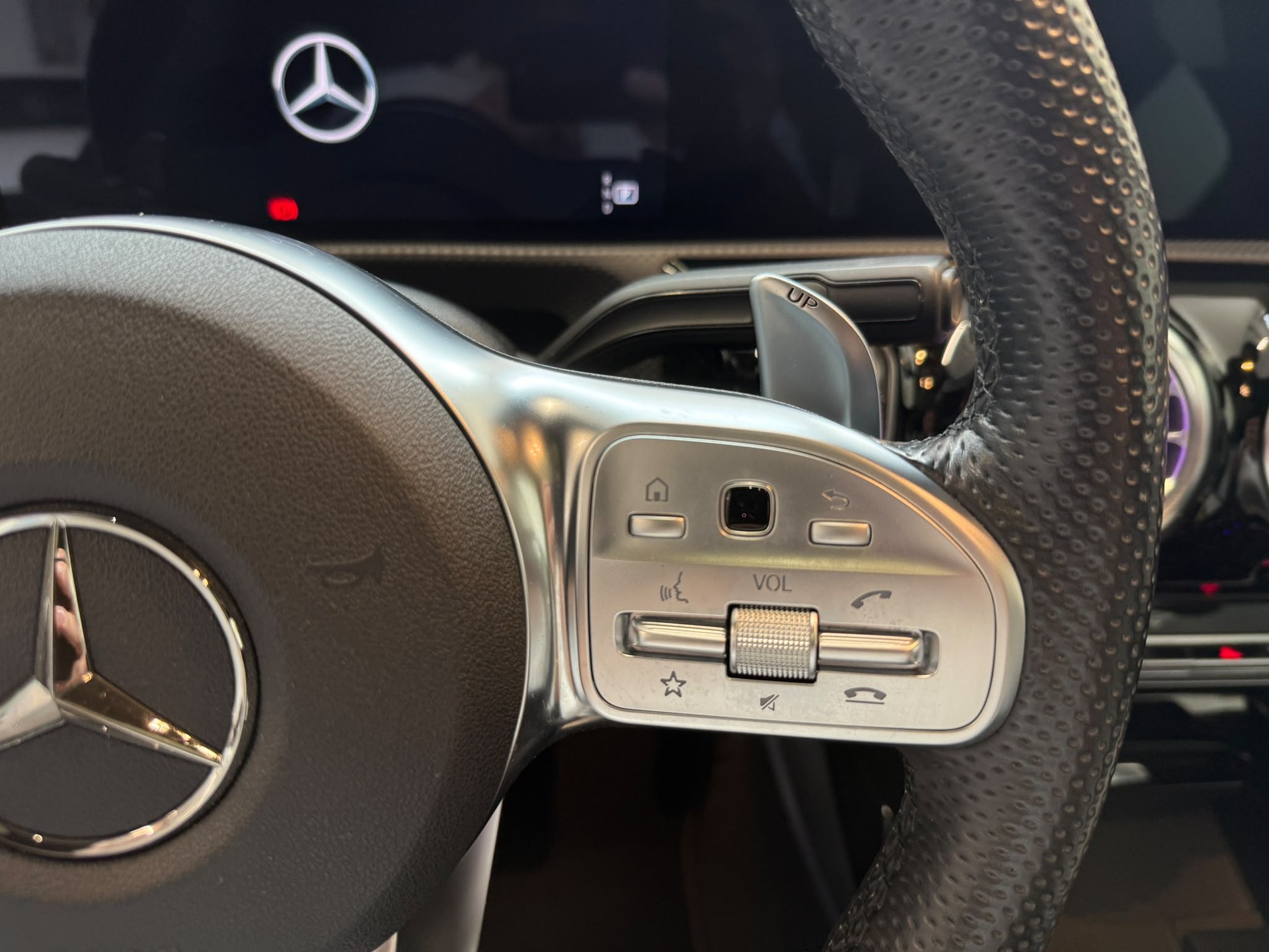 MERCEDES-BENZ CLA Shooting Brake 35 AMG 4Matic 7G-DCT-image-29