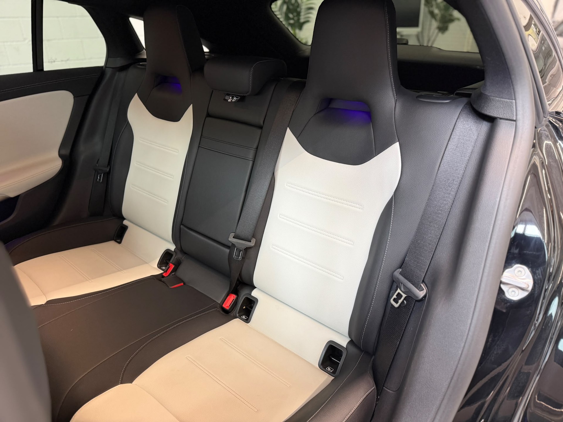 MERCEDES-BENZ CLA Shooting Brake 35 AMG 4Matic 7G-DCT-image-17