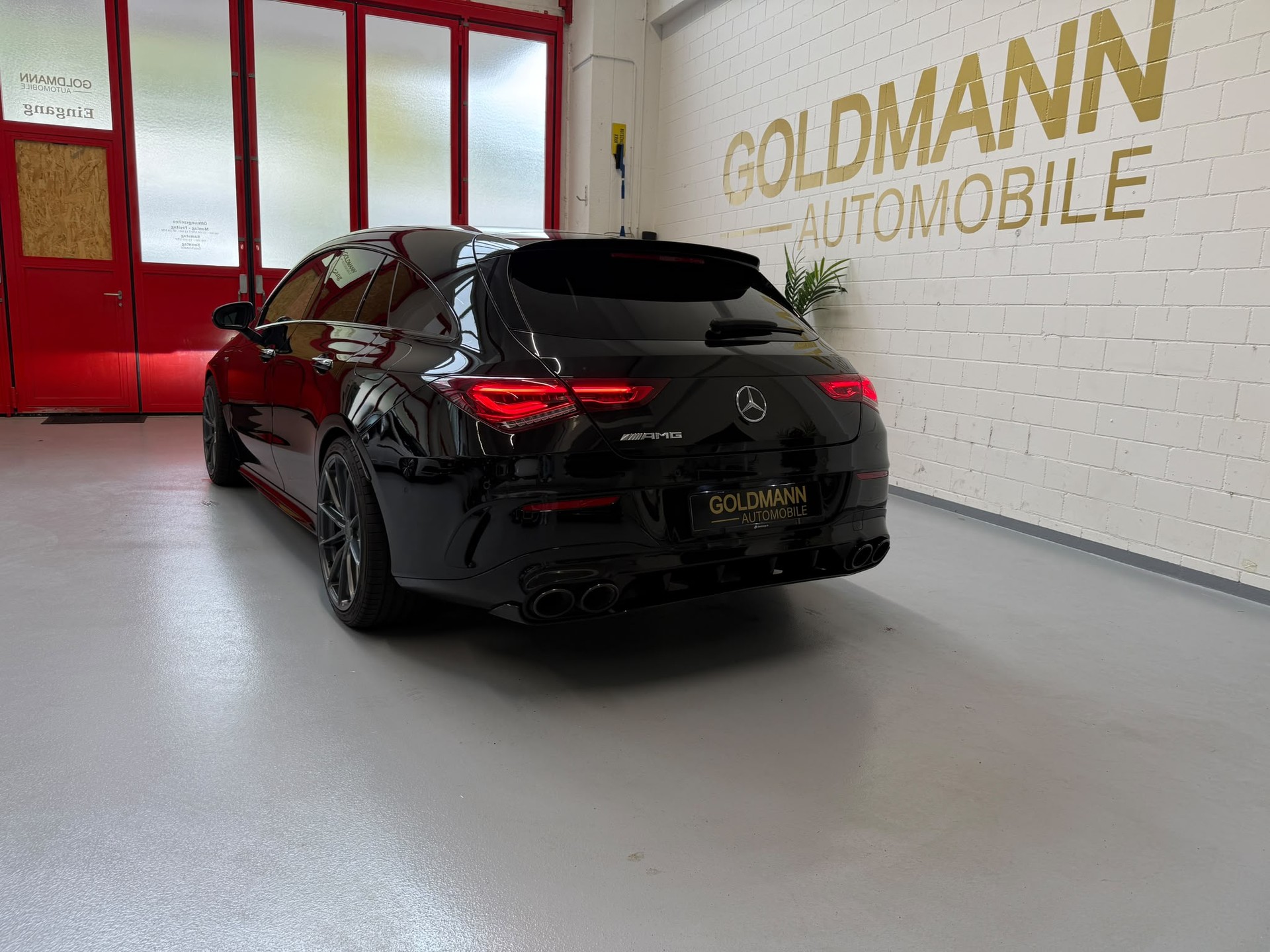 MERCEDES-BENZ CLA Shooting Brake 35 AMG 4Matic 7G-DCT-image-3