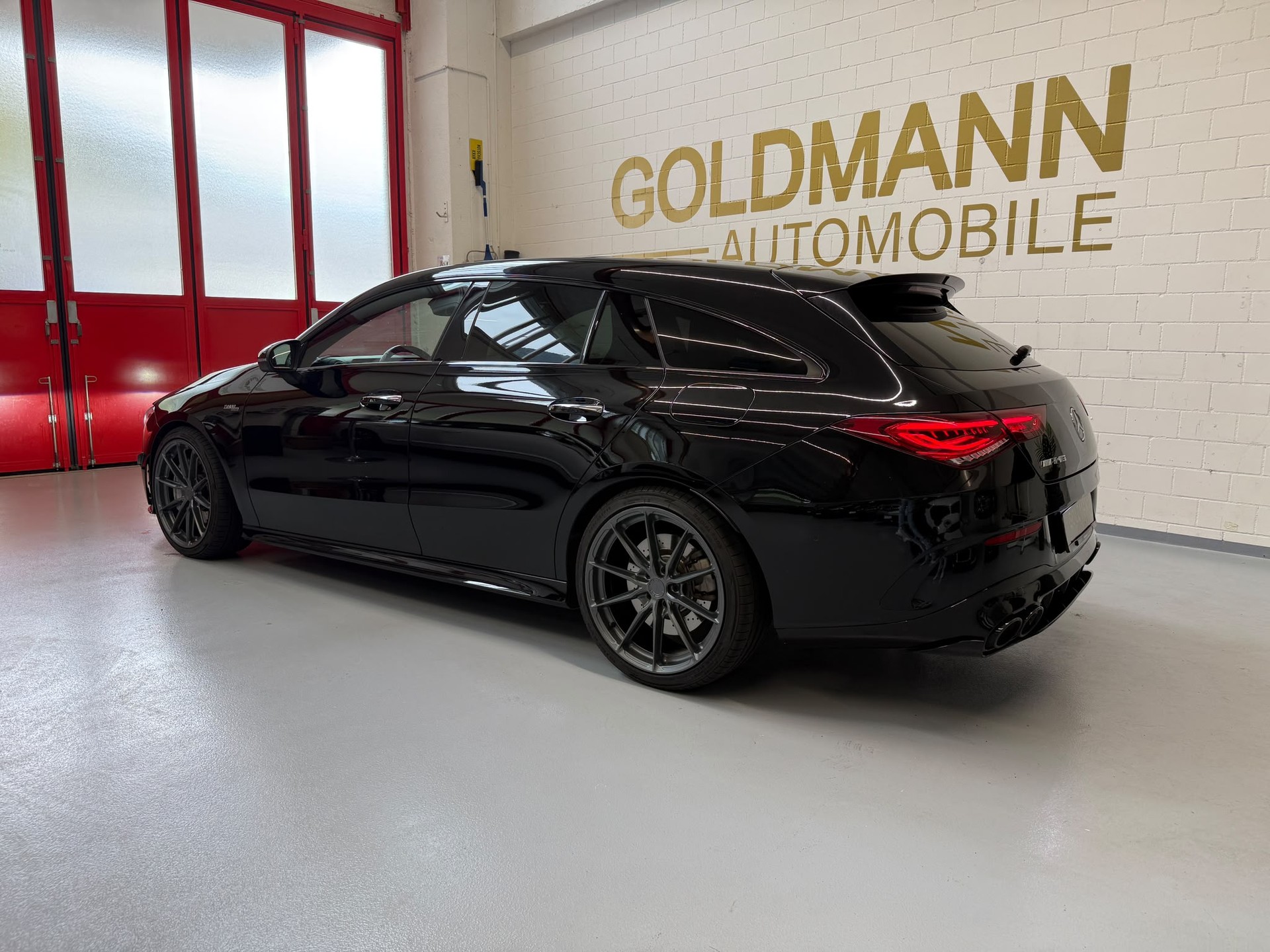 MERCEDES-BENZ CLA Shooting Brake 35 AMG 4Matic 7G-DCT-image-2