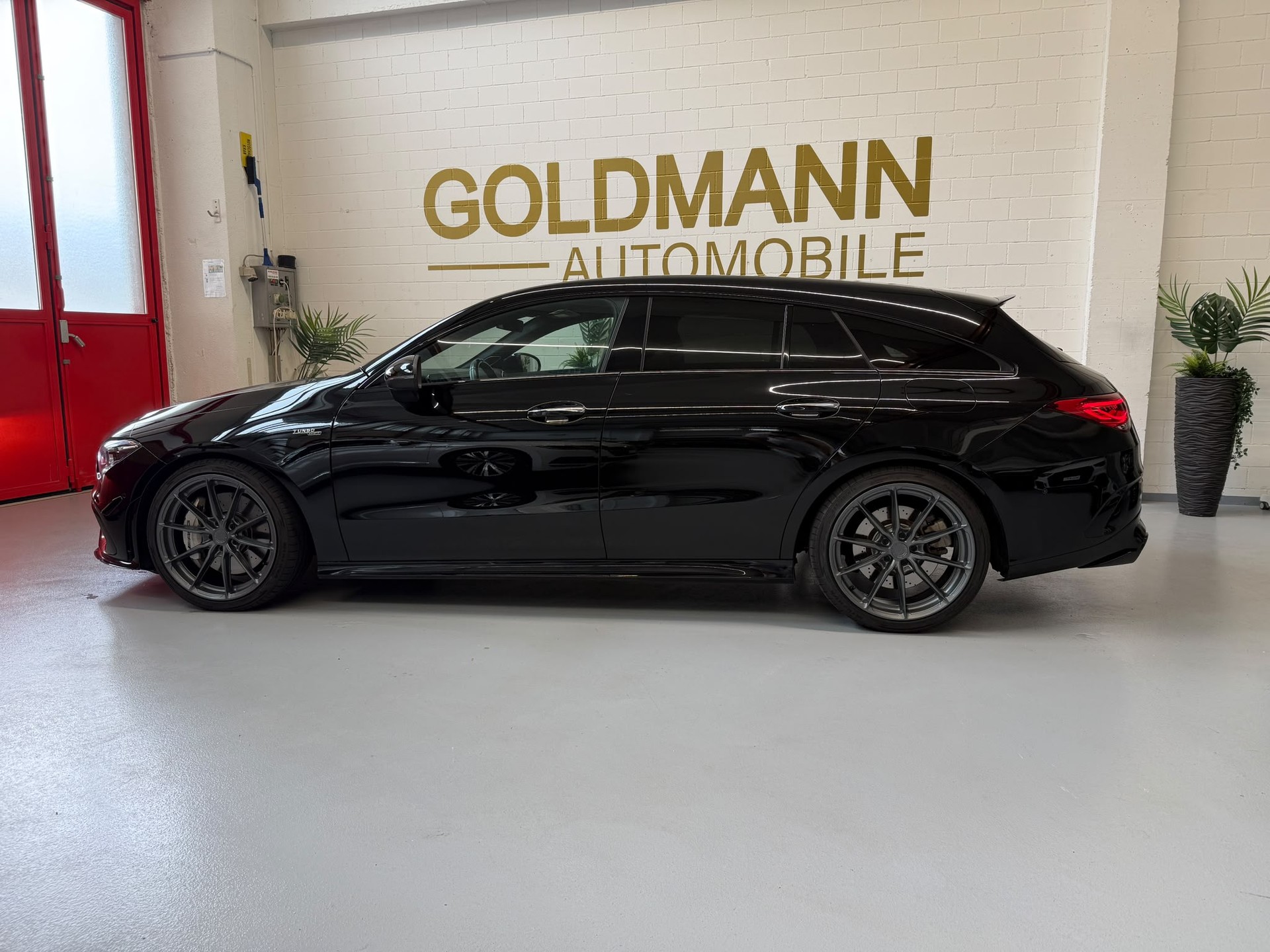 MERCEDES-BENZ CLA Shooting Brake 35 AMG 4Matic 7G-DCT-image-1