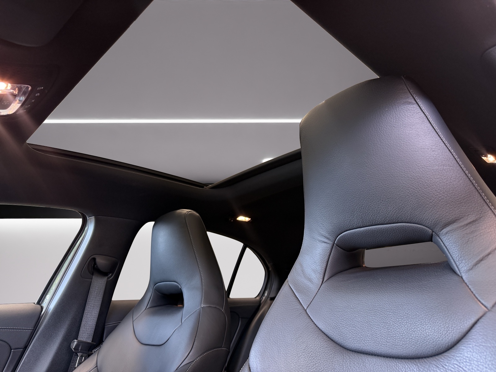 Image MERCEDES-BENZ A-250 A 250 AMG Line