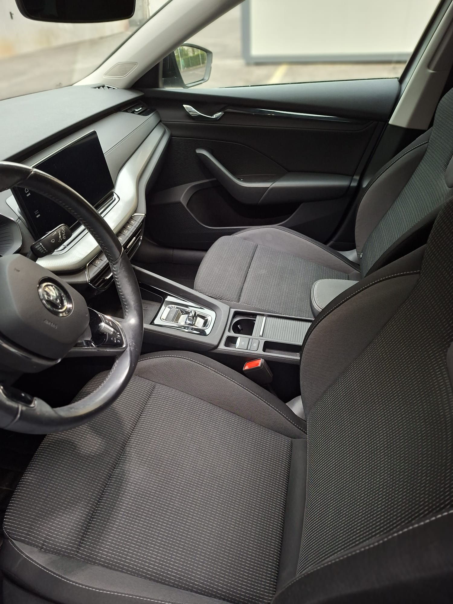 SKODA Octavia Combi 1.0 TSI mHEV DSG Ambition-image-4