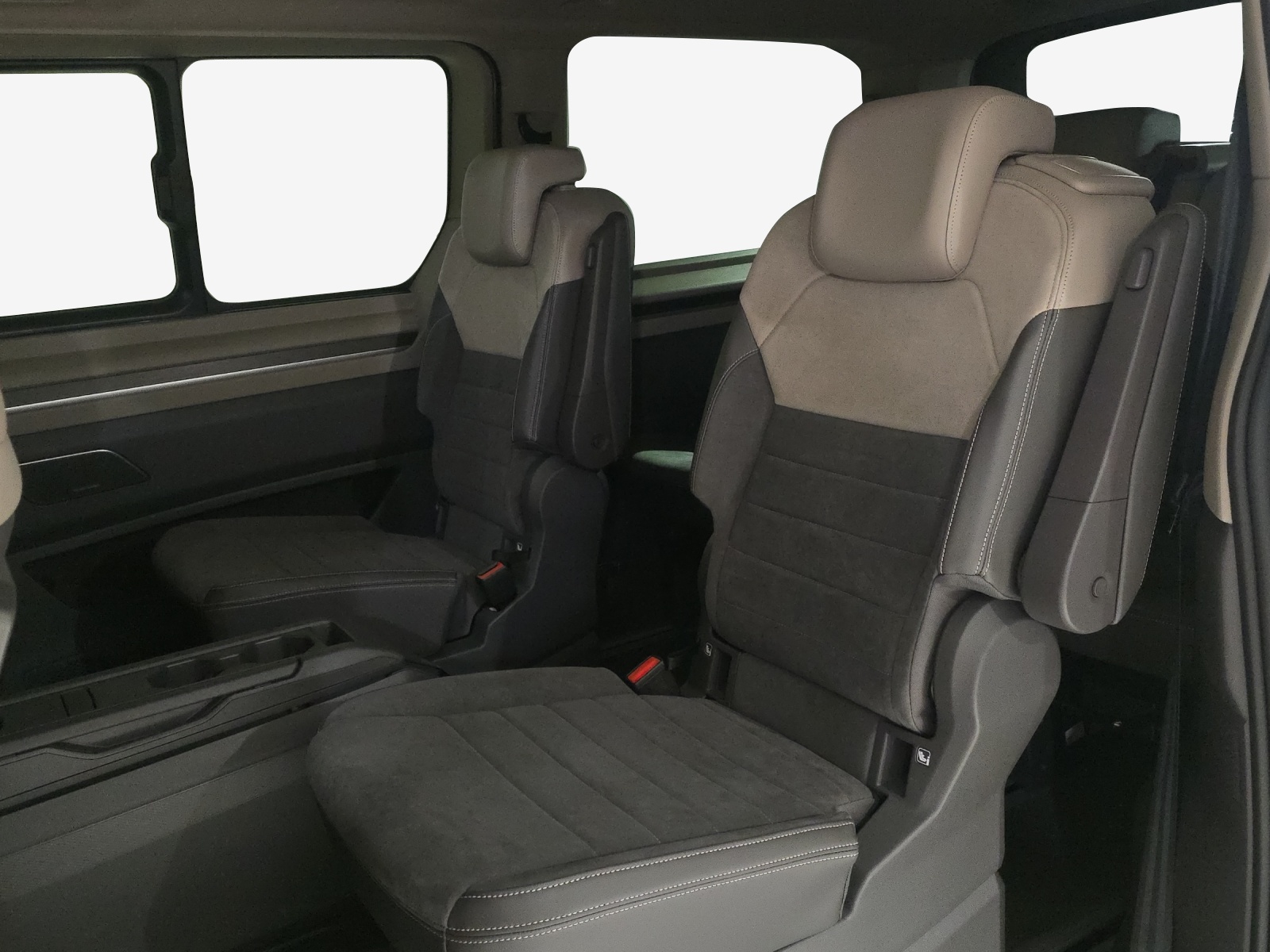 VW Multivan 2.0 TDI Style Liberty Lang DSG-image-11