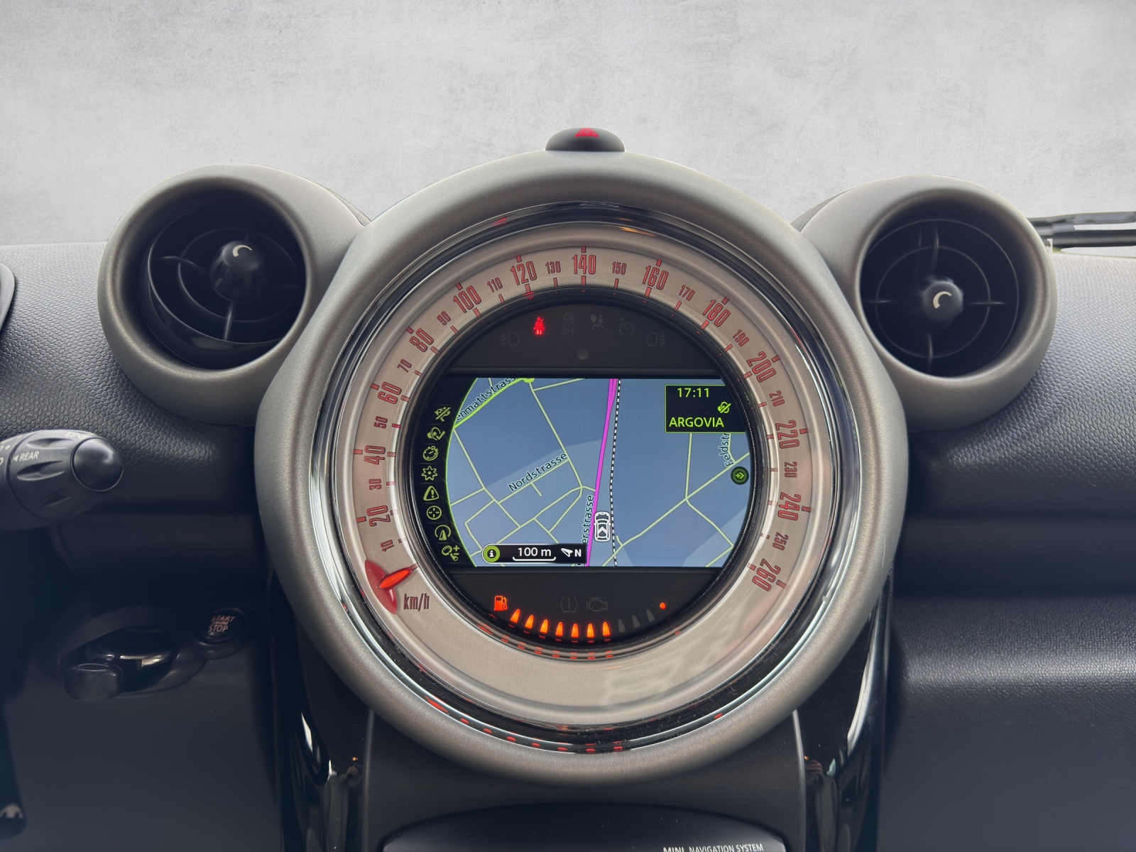 MINI Countryman Cooper SD ALL4-image-14