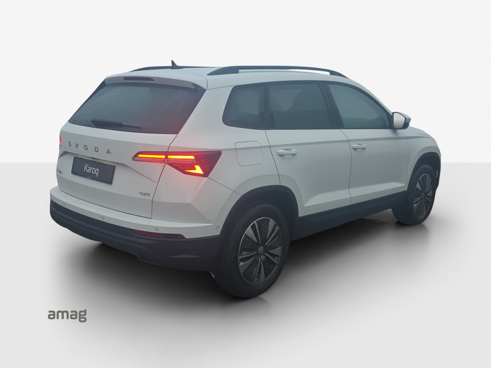 SKODA Karoq 2.0 TDI CR Dynamic 4x4 DSG-image-4