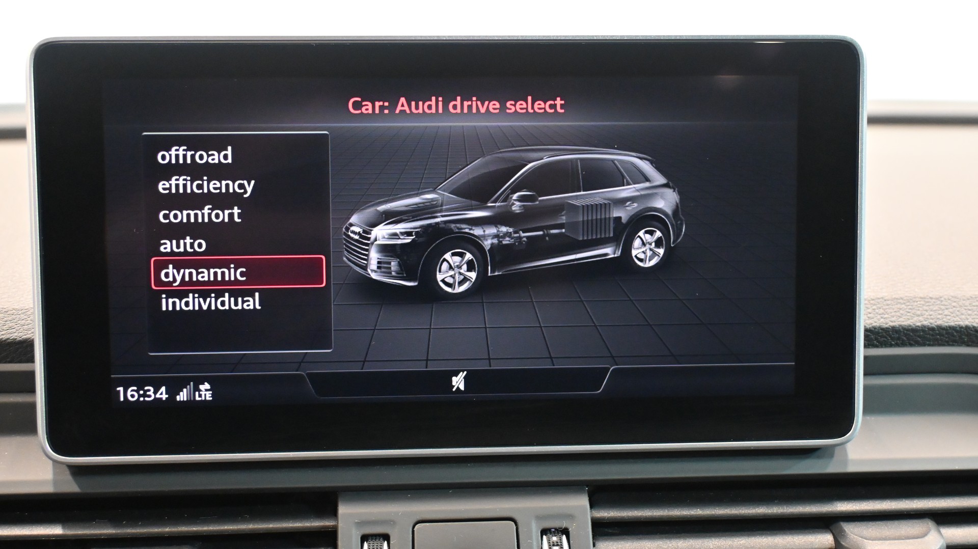 AUDI Q5 55 TFSI e sport quattro S-LINE SPORTPAKET-image-9