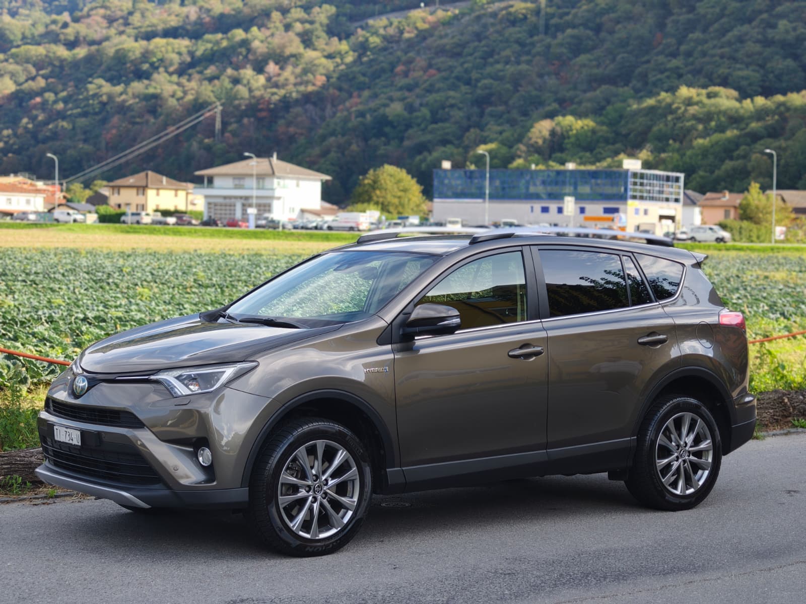 TOYOTA RAV-4 2.5 HSD Sol Premium e-CVT-image-3