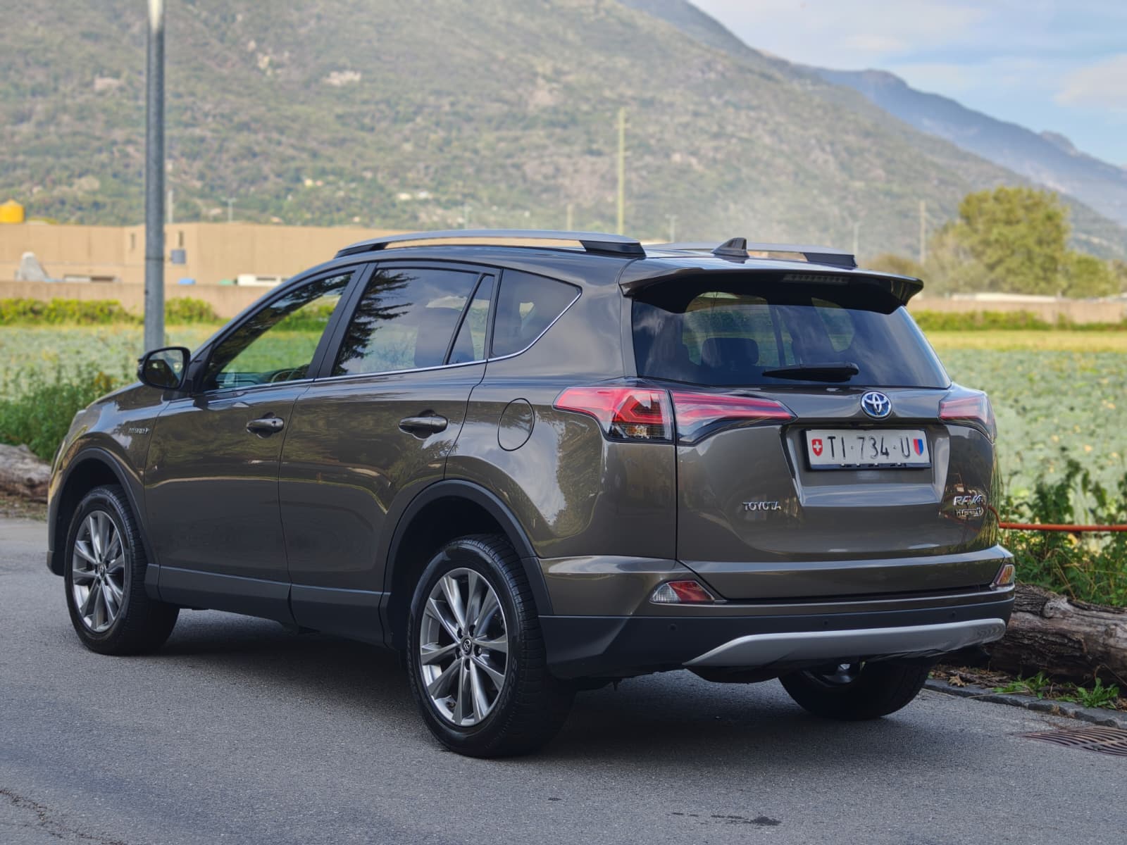 TOYOTA RAV-4 2.5 HSD Sol Premium e-CVT-image-4