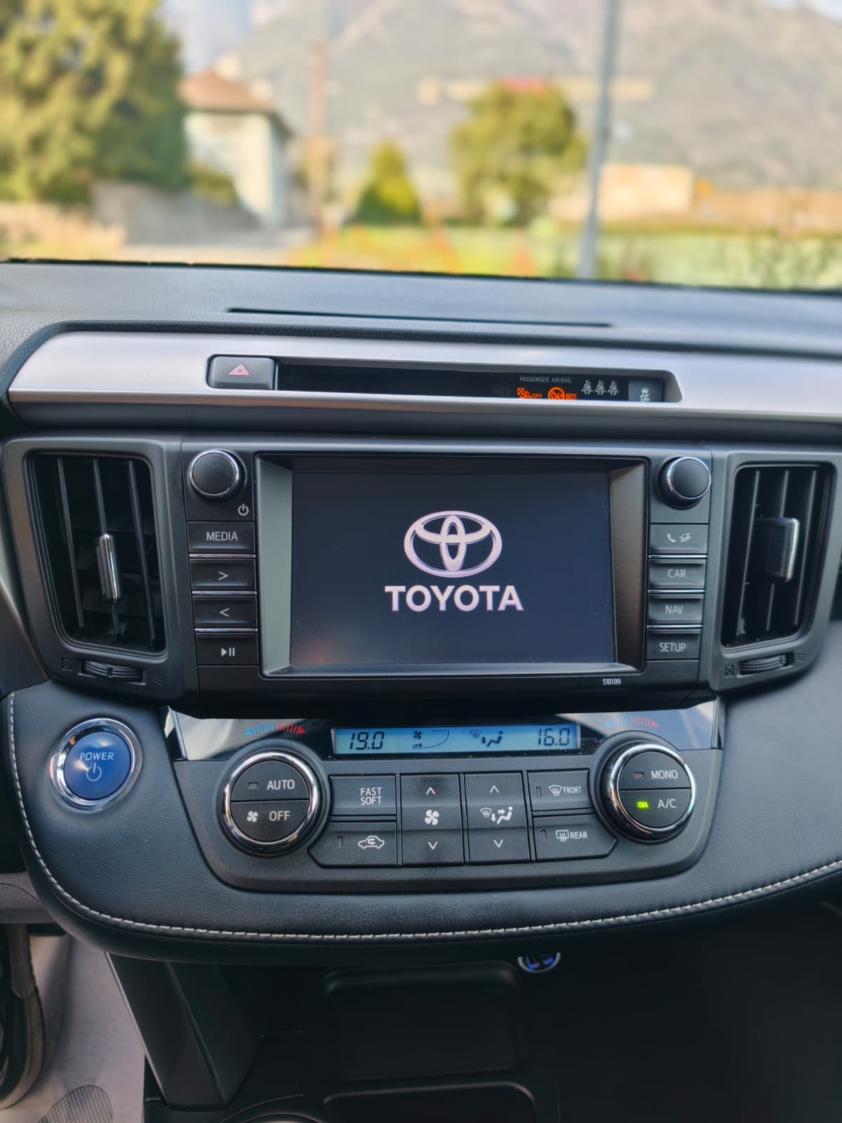 TOYOTA RAV-4 2.5 HSD Sol Premium e-CVT-image-10