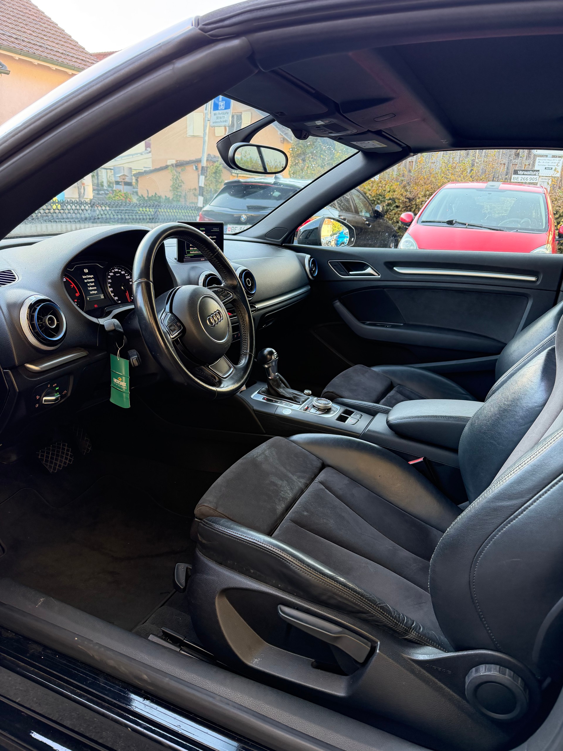 AUDI A3 Cabriolet 1.4 TFSI Attraction S-tronic-image-10