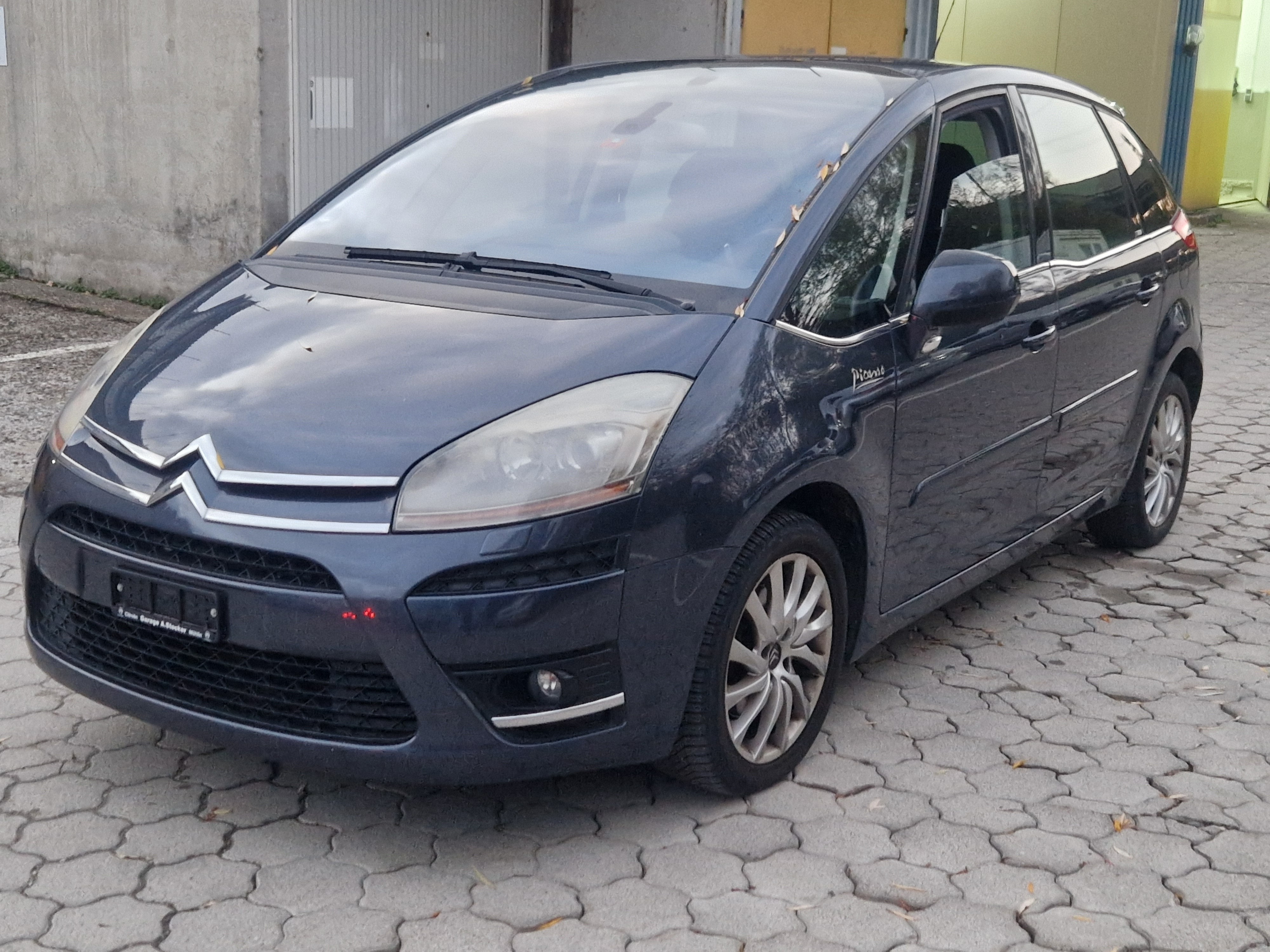 Car photo