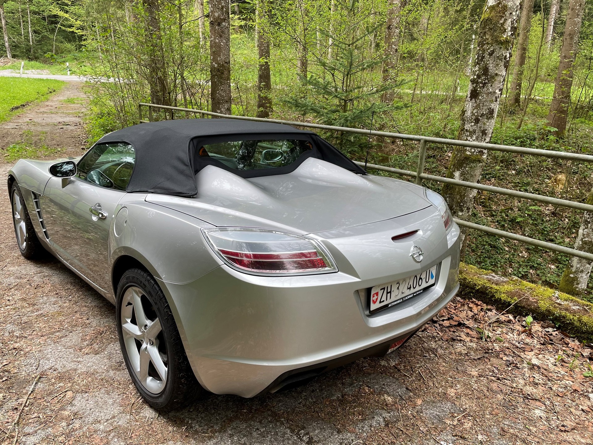 OPEL GT 2.0 Turbo-image-2