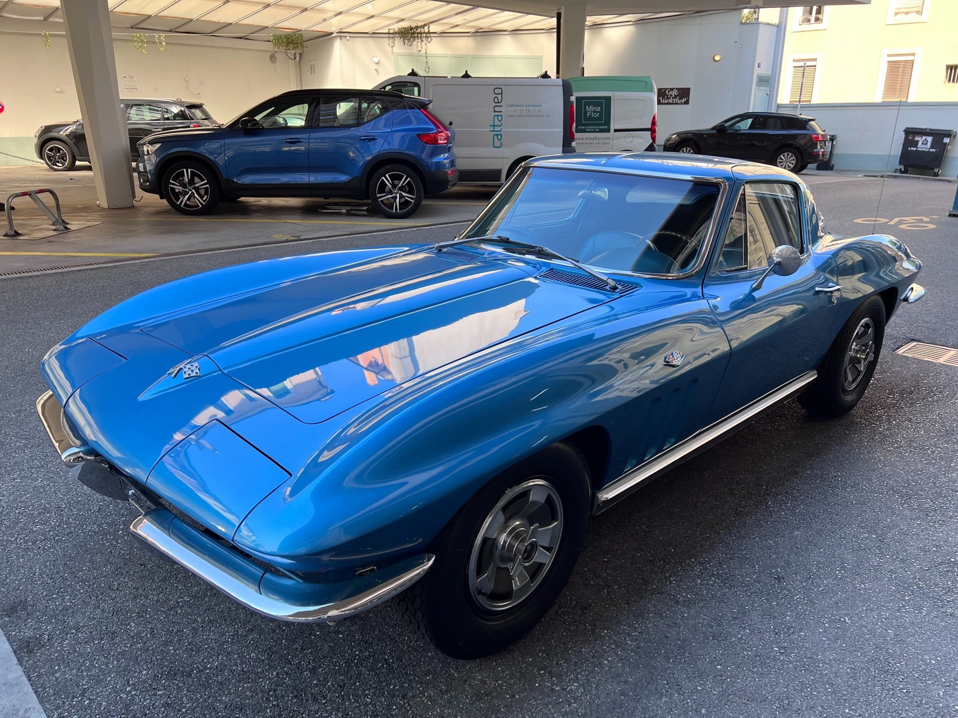 CHEVROLET CORVETTE C2 STING RAY-image-1