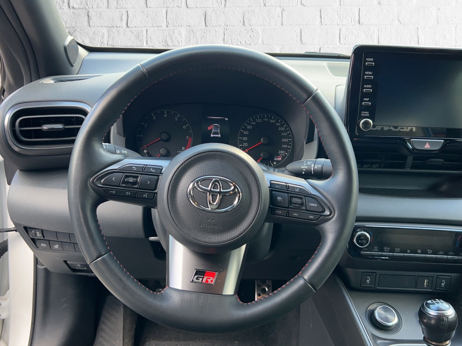 TOYOTA Yaris 1.6 GR Sport 4x4 Circuit-Pack-image-13