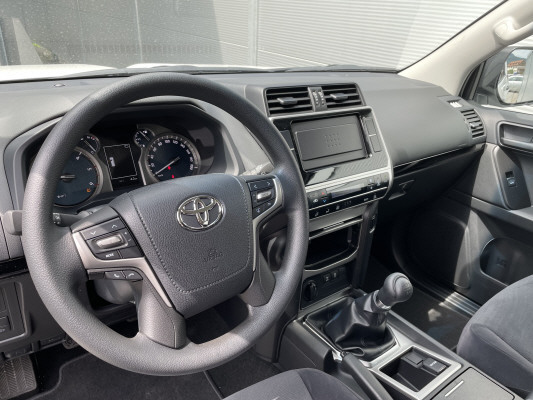 TOYOTA LandCruiser 2.8TD Active-image-5