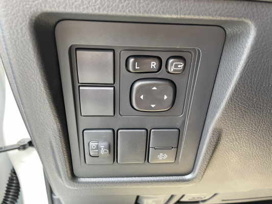 TOYOTA LandCruiser 2.8TD Active-image-7