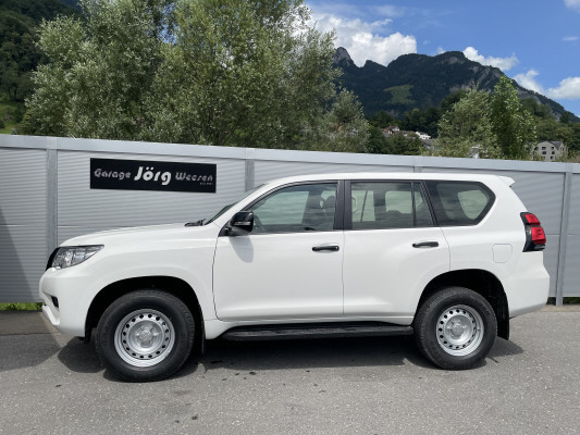 TOYOTA LandCruiser 2.8TD Active-image-2