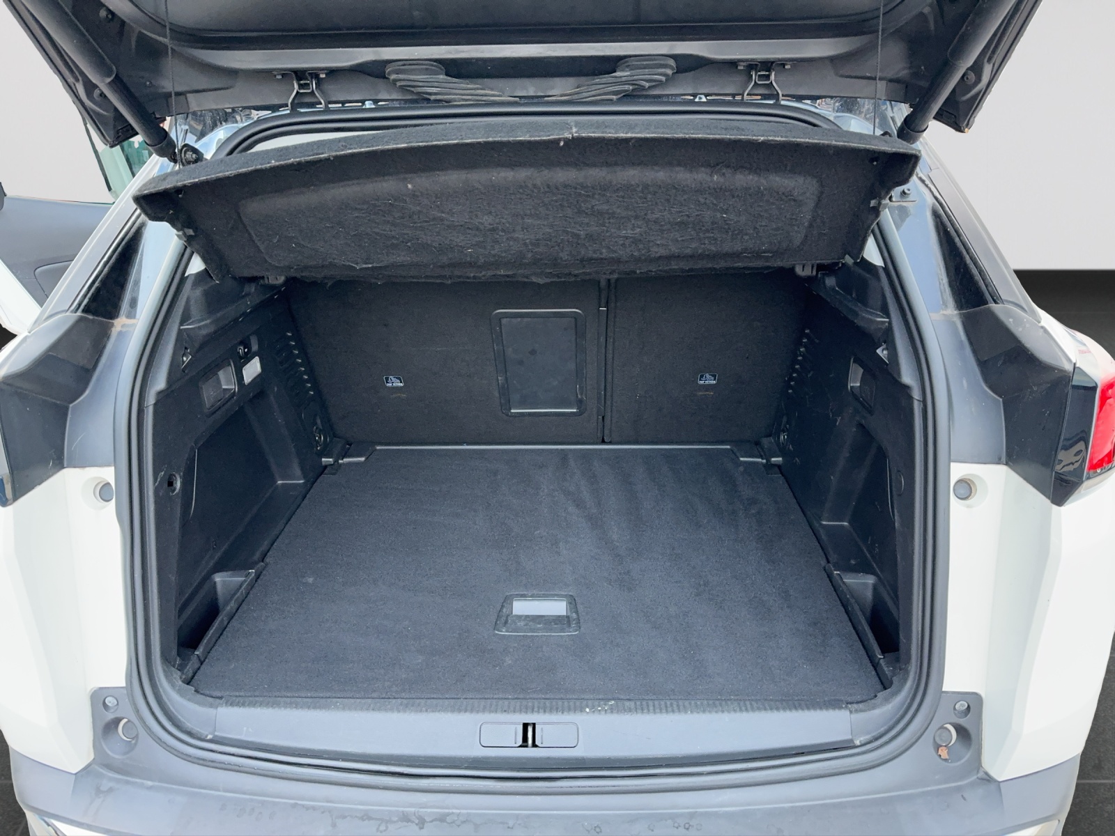 PEUGEOT 3008 1.6 THP Allure EAT-image-12