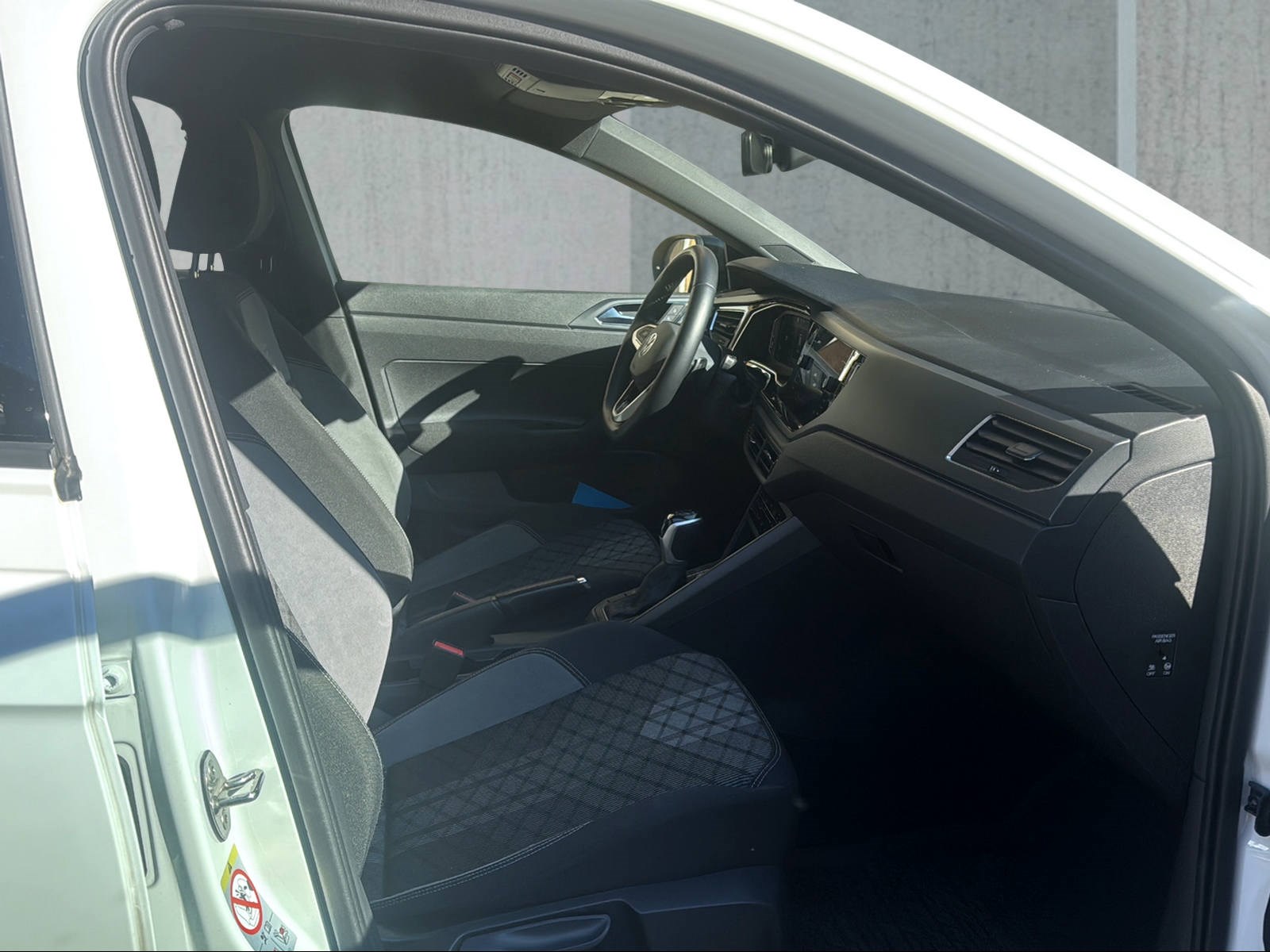 VW Taigo 1.0 TSI R-Line DSG-image-15