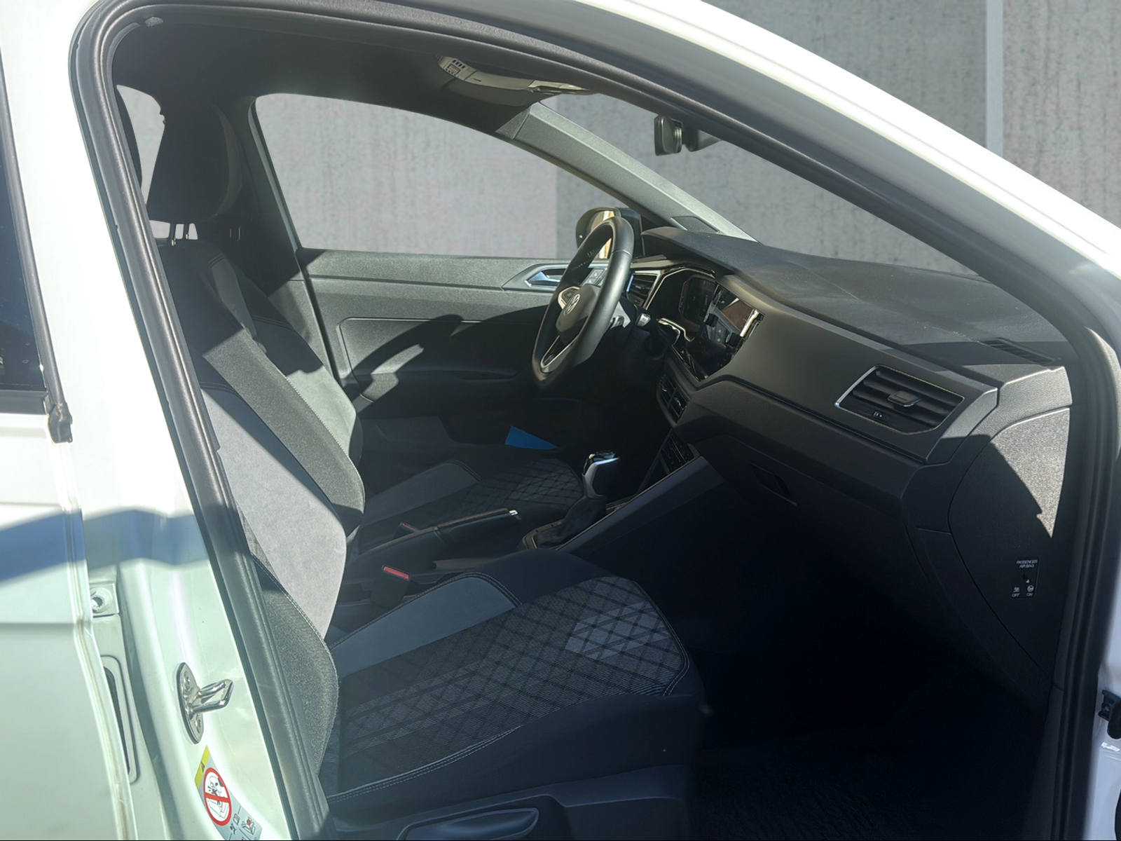 VW Taigo 1.0 TSI R-Line DSG-image-15