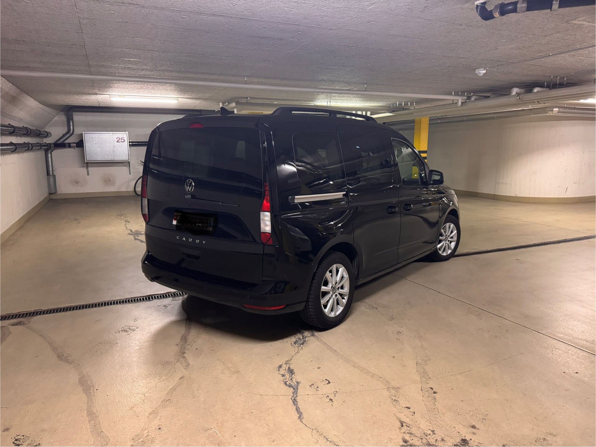 VW Caddy 2.0 TDI Liberty DSG-image-1