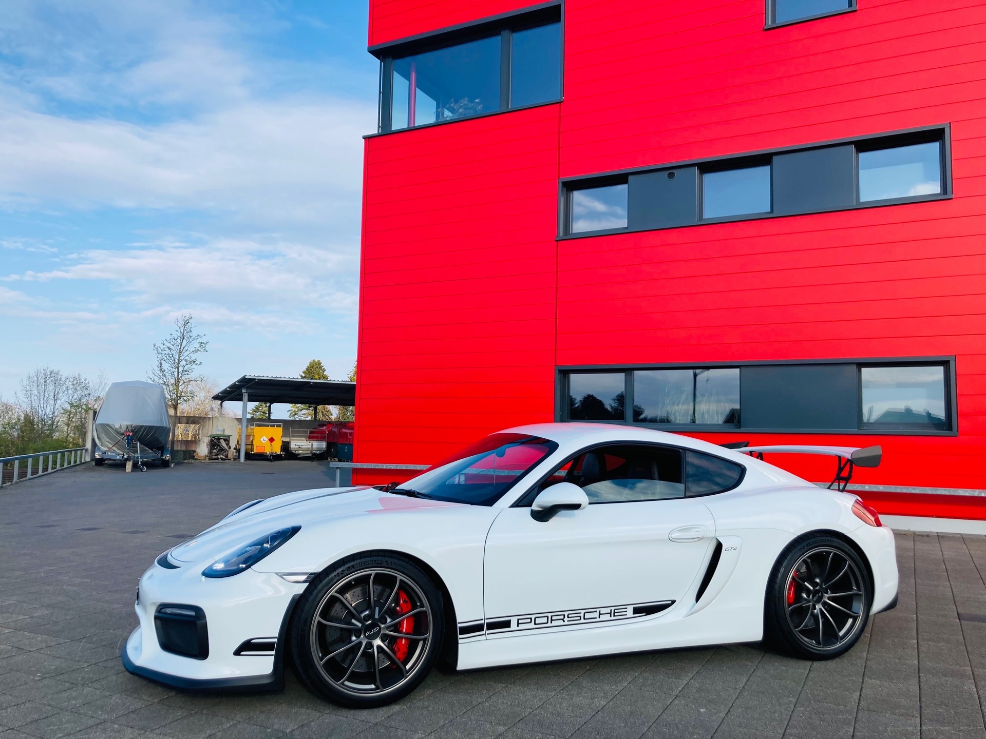 PORSCHE Cayman GT4-image-0