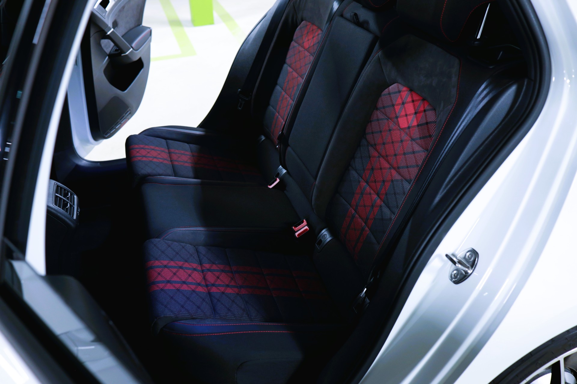 VW Golf 2.0 TSI GTI TCR DSG-image-14