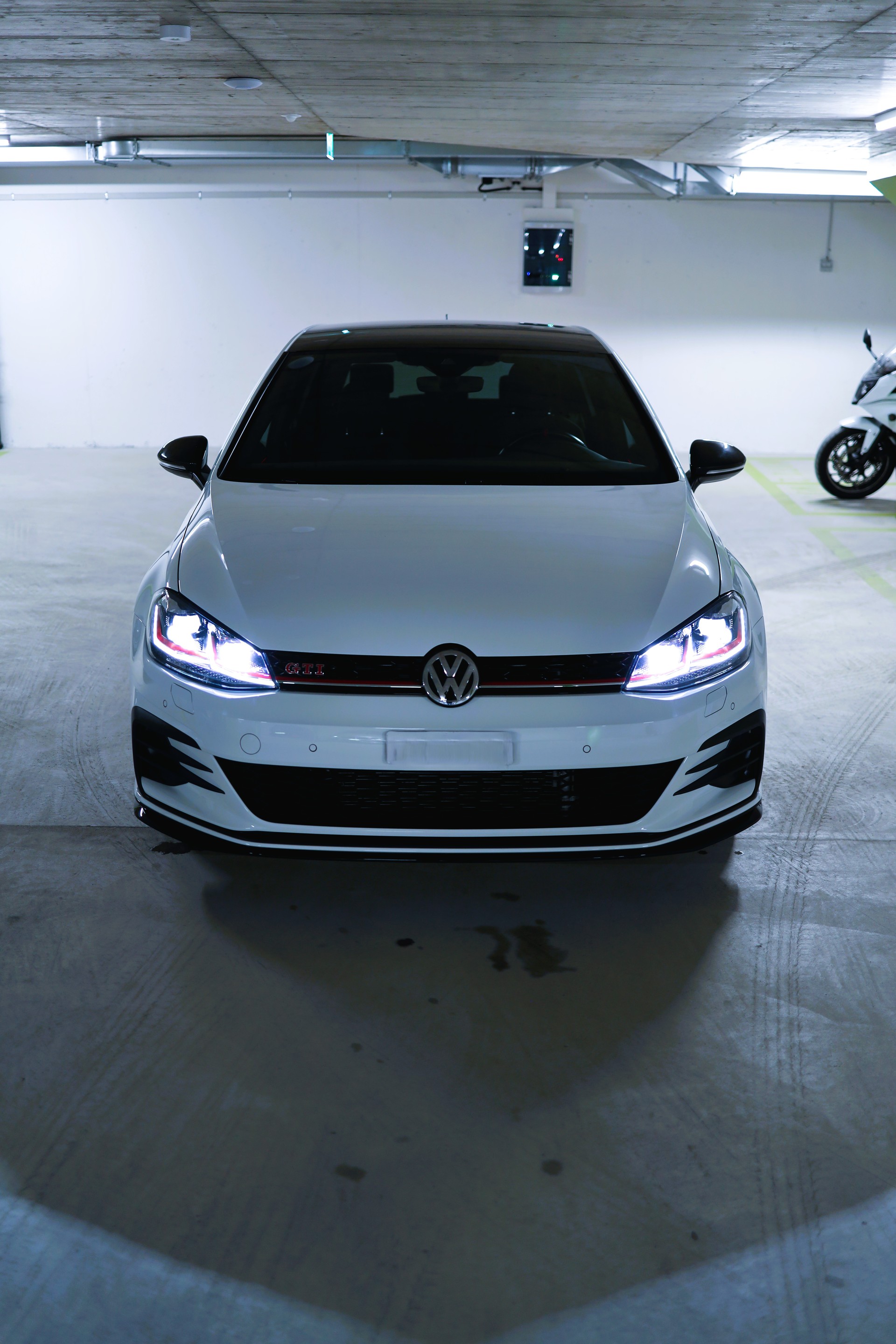 VW Golf 2.0 TSI GTI TCR DSG-image-1