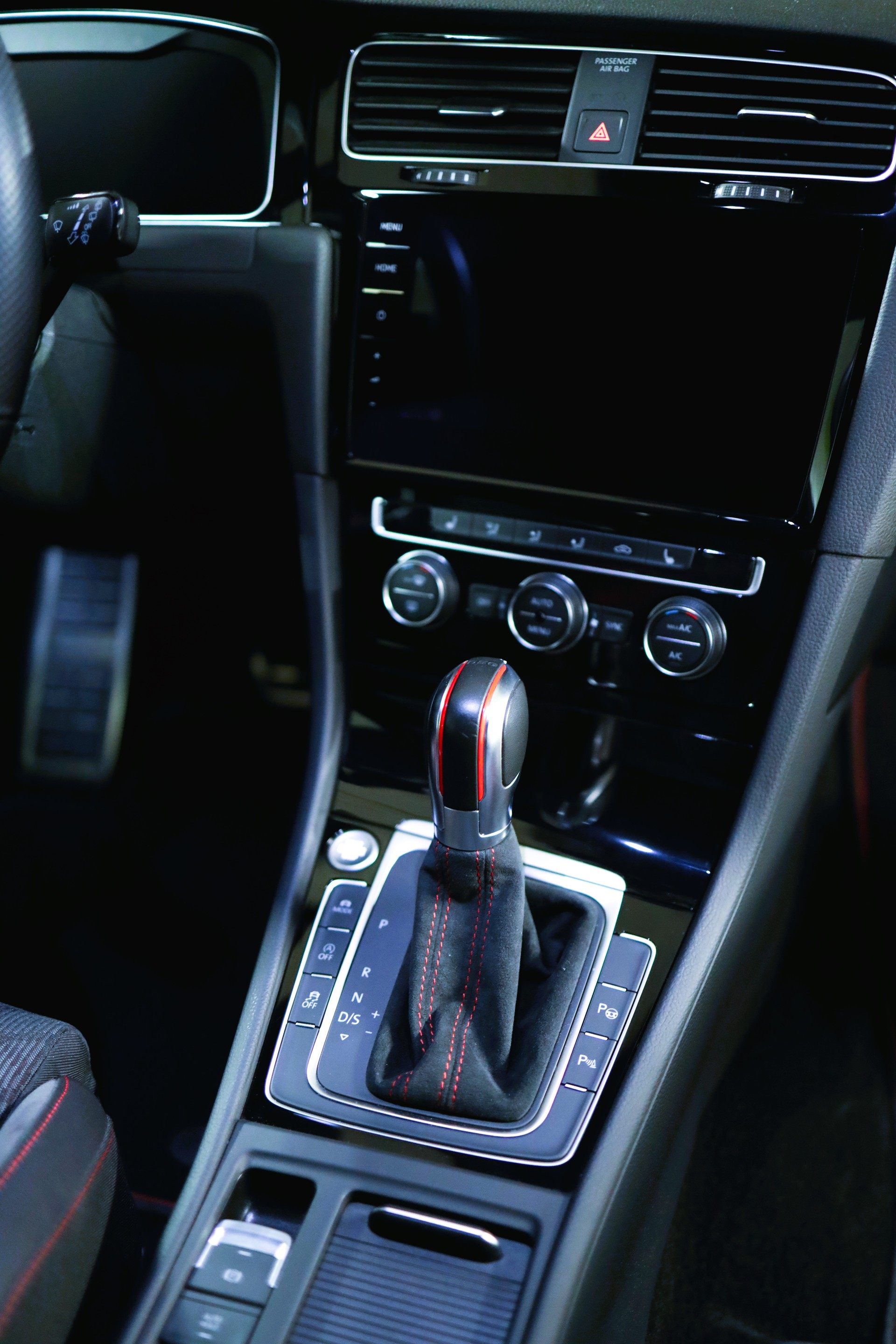 VW Golf 2.0 TSI GTI TCR DSG-image-18
