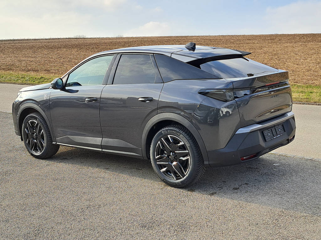 PEUGEOT 3008 1.2 Hybrid GT 145cv-image-2