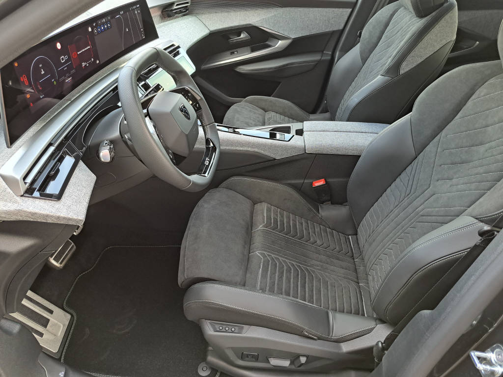 PEUGEOT 3008 1.2 Hybrid GT 145cv-image-7