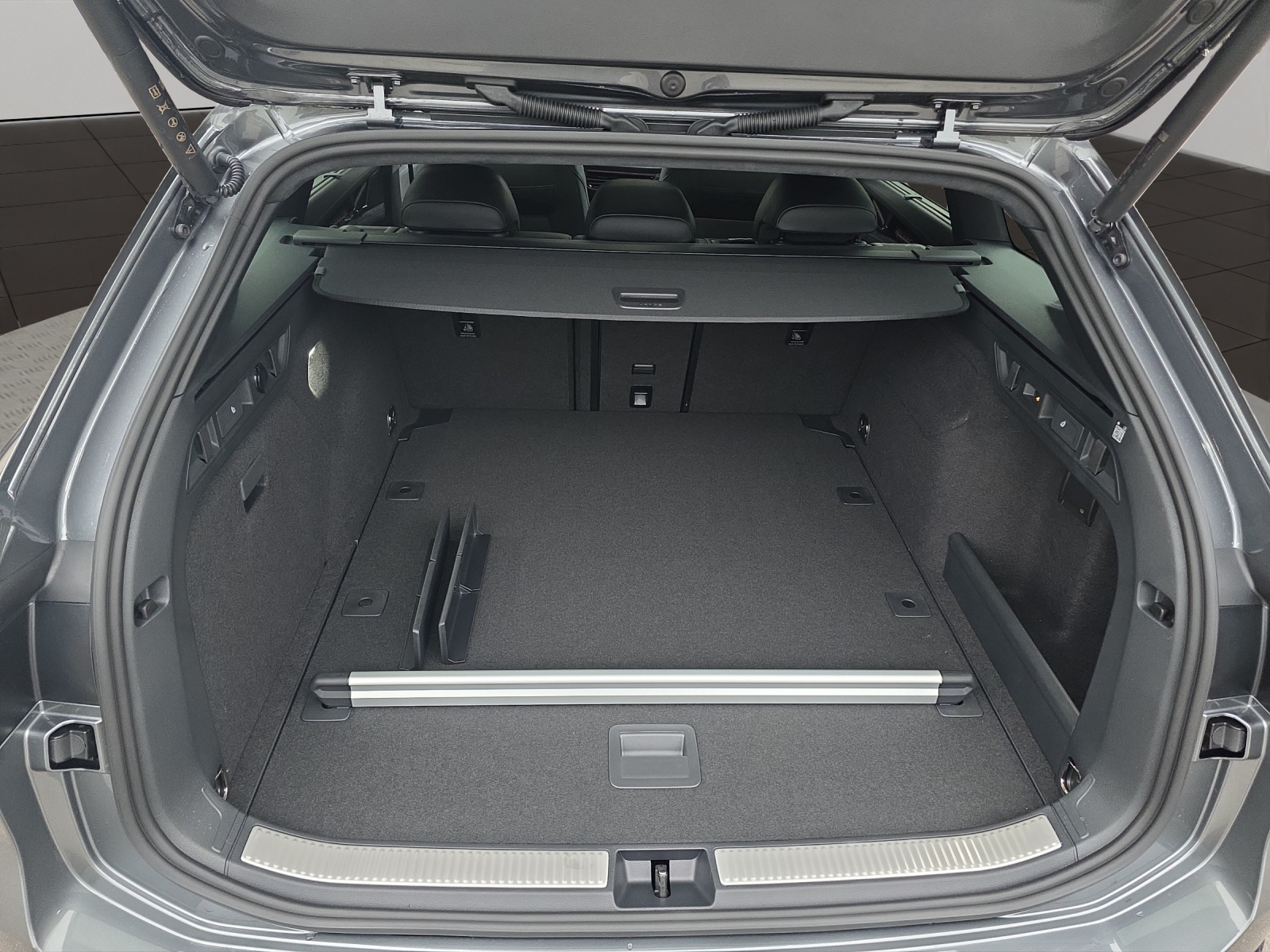 VW Passat Variant 2.0 TSI evo4 R-Line 4 Motion DSG-image-5