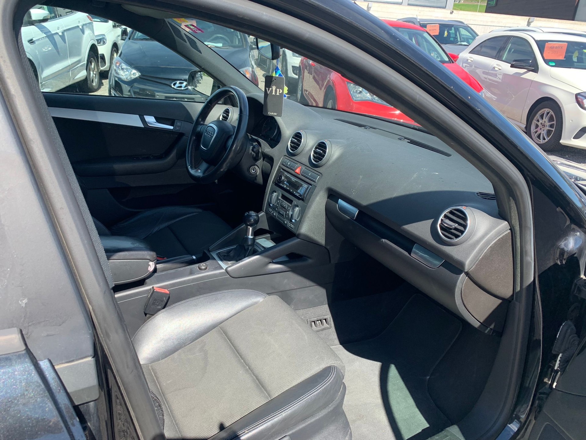 AUDI A3 Sportback 2.0 TDI Attraction-image-11