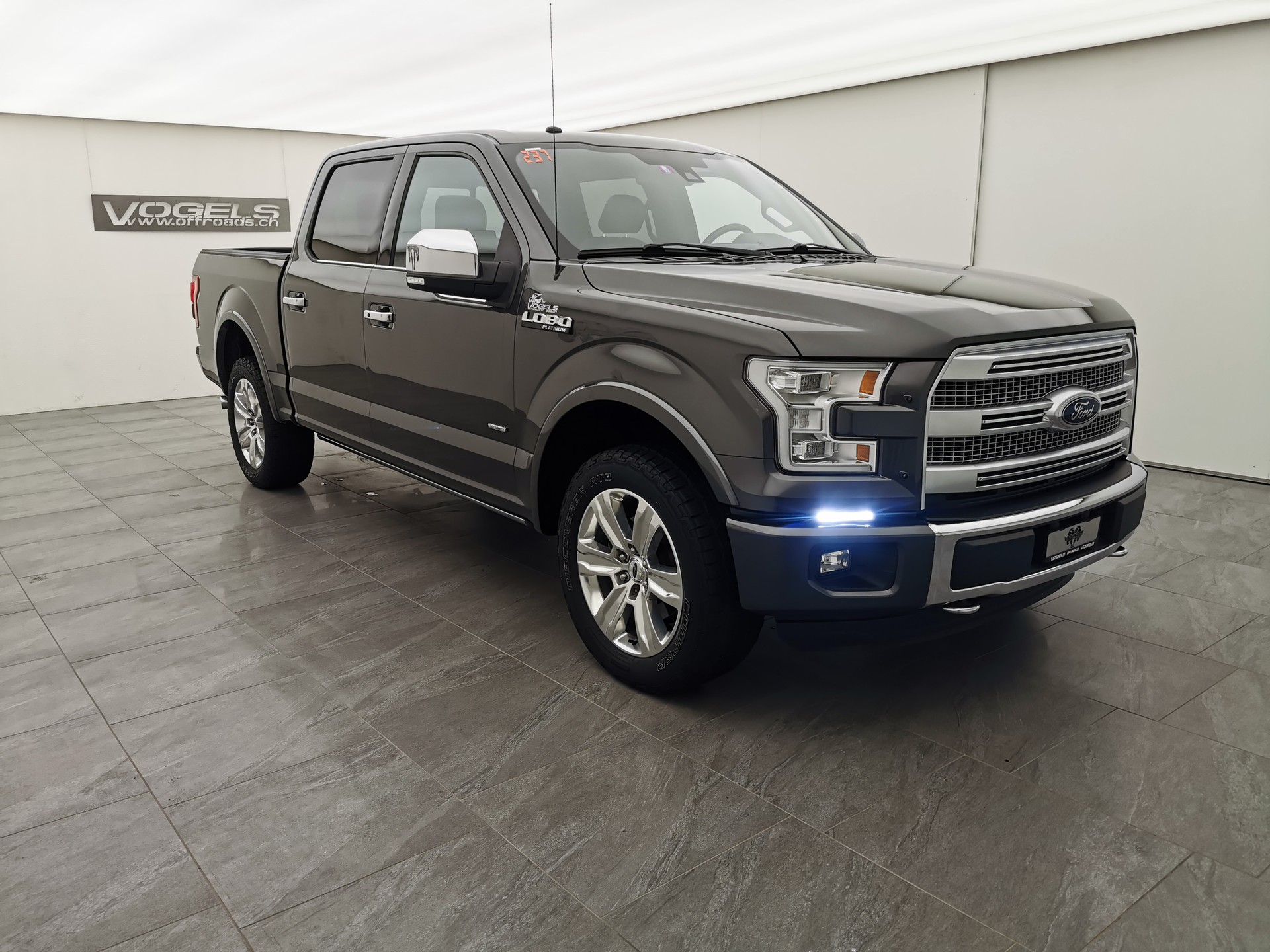 FORD F-150 3.5LSuperCrew Platinum-image-2