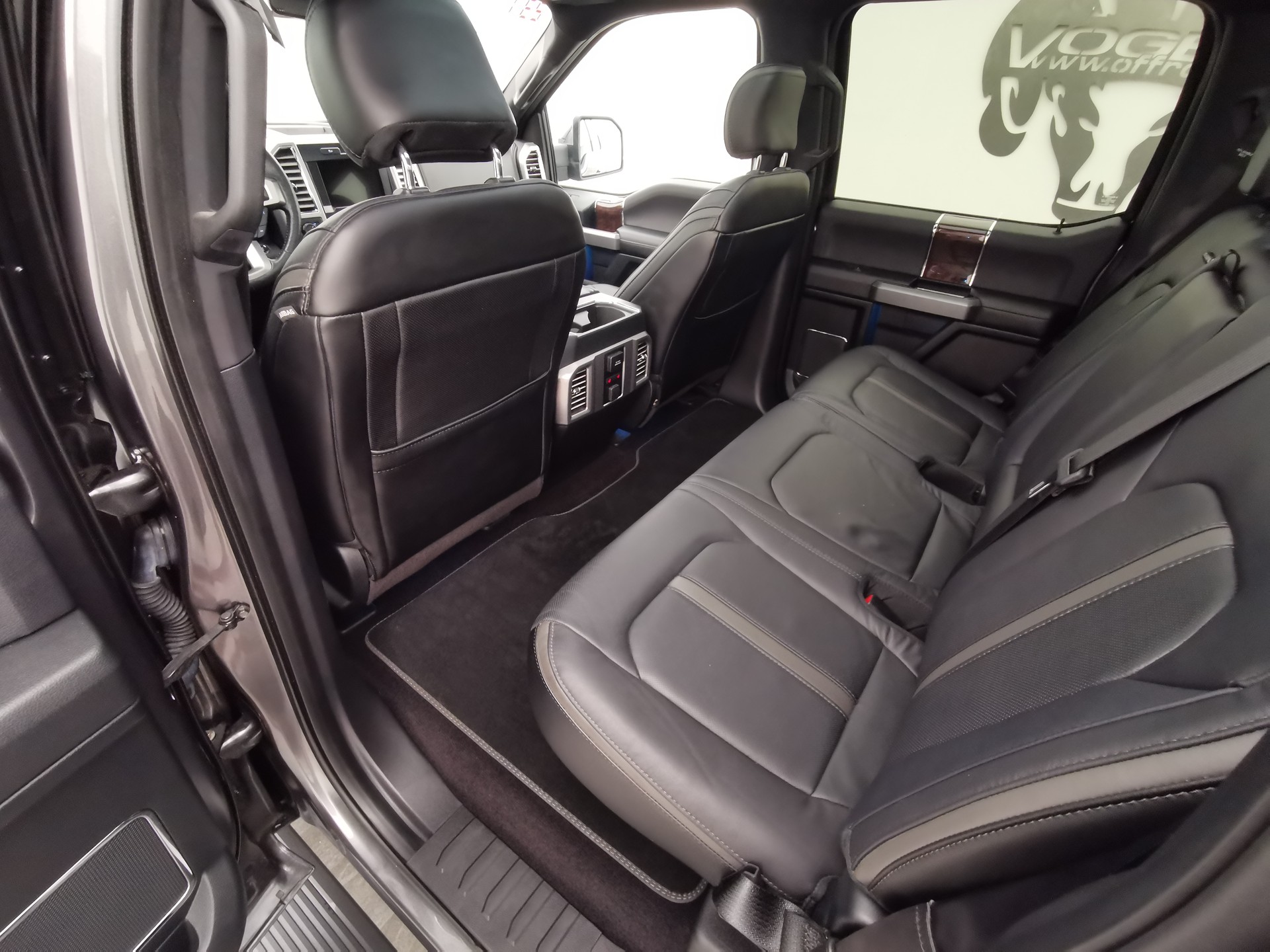 FORD F-150 3.5LSuperCrew Platinum-image-11