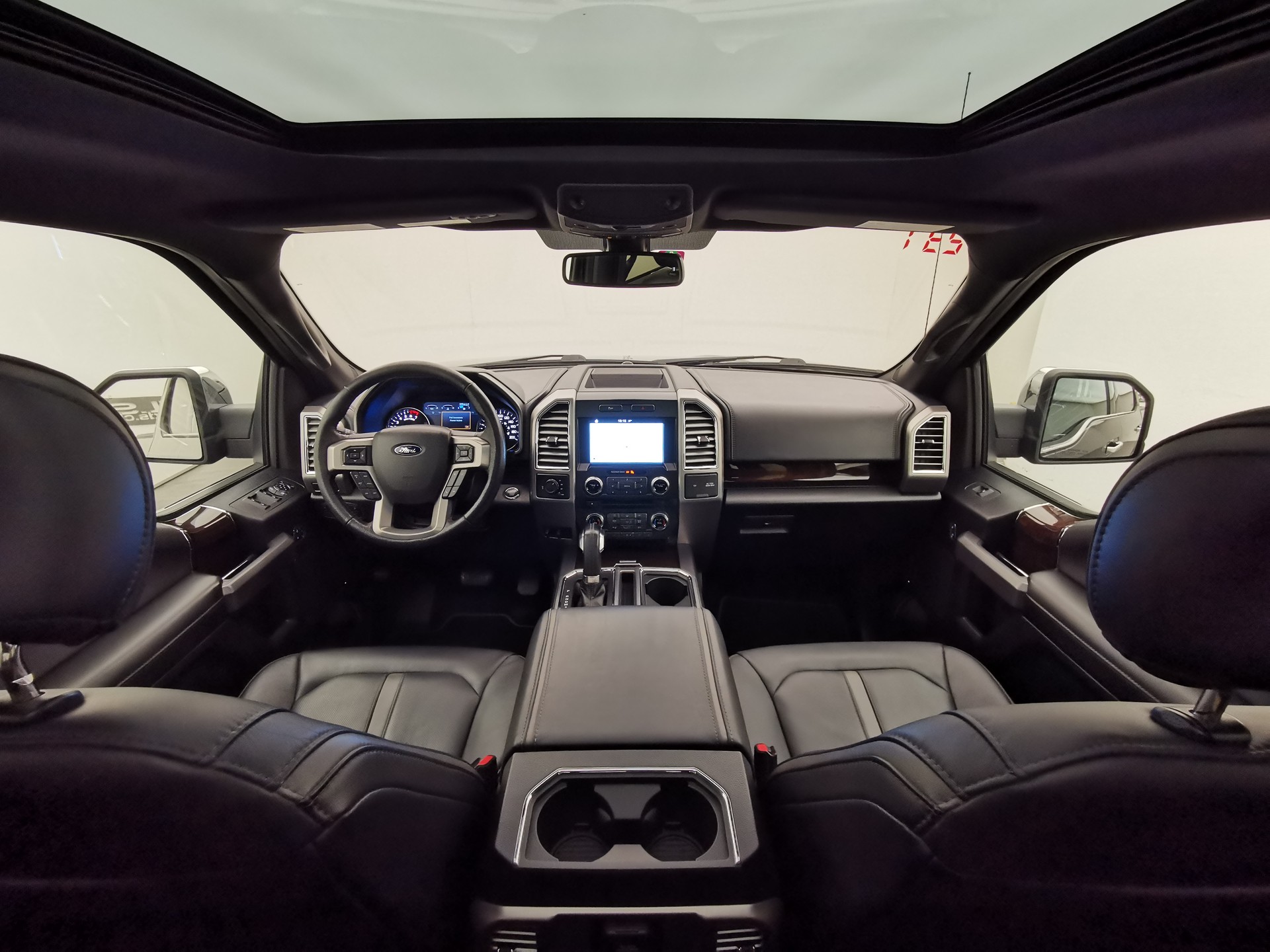 FORD F-150 3.5LSuperCrew Platinum-image-9