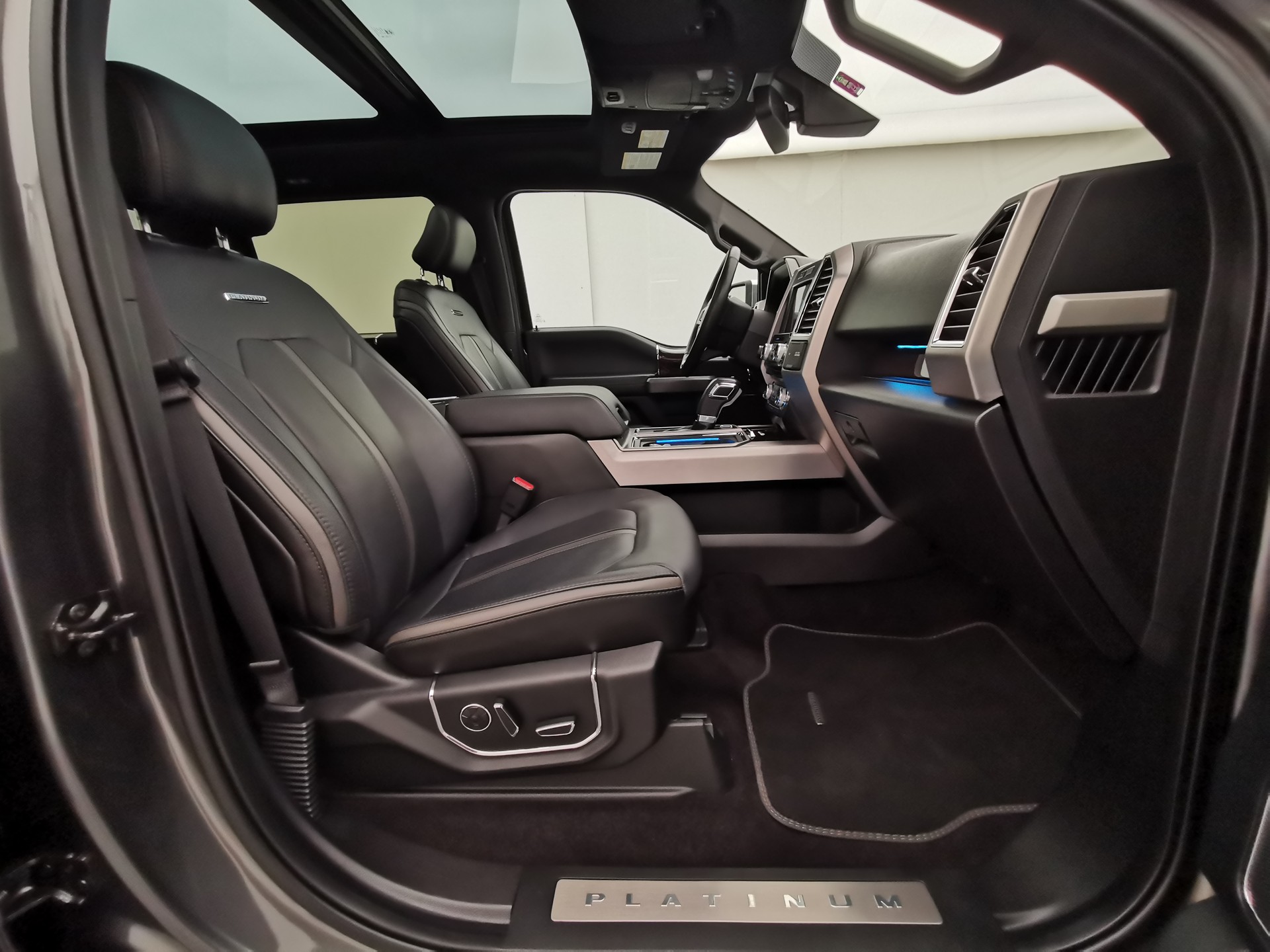 FORD F-150 3.5LSuperCrew Platinum-image-12