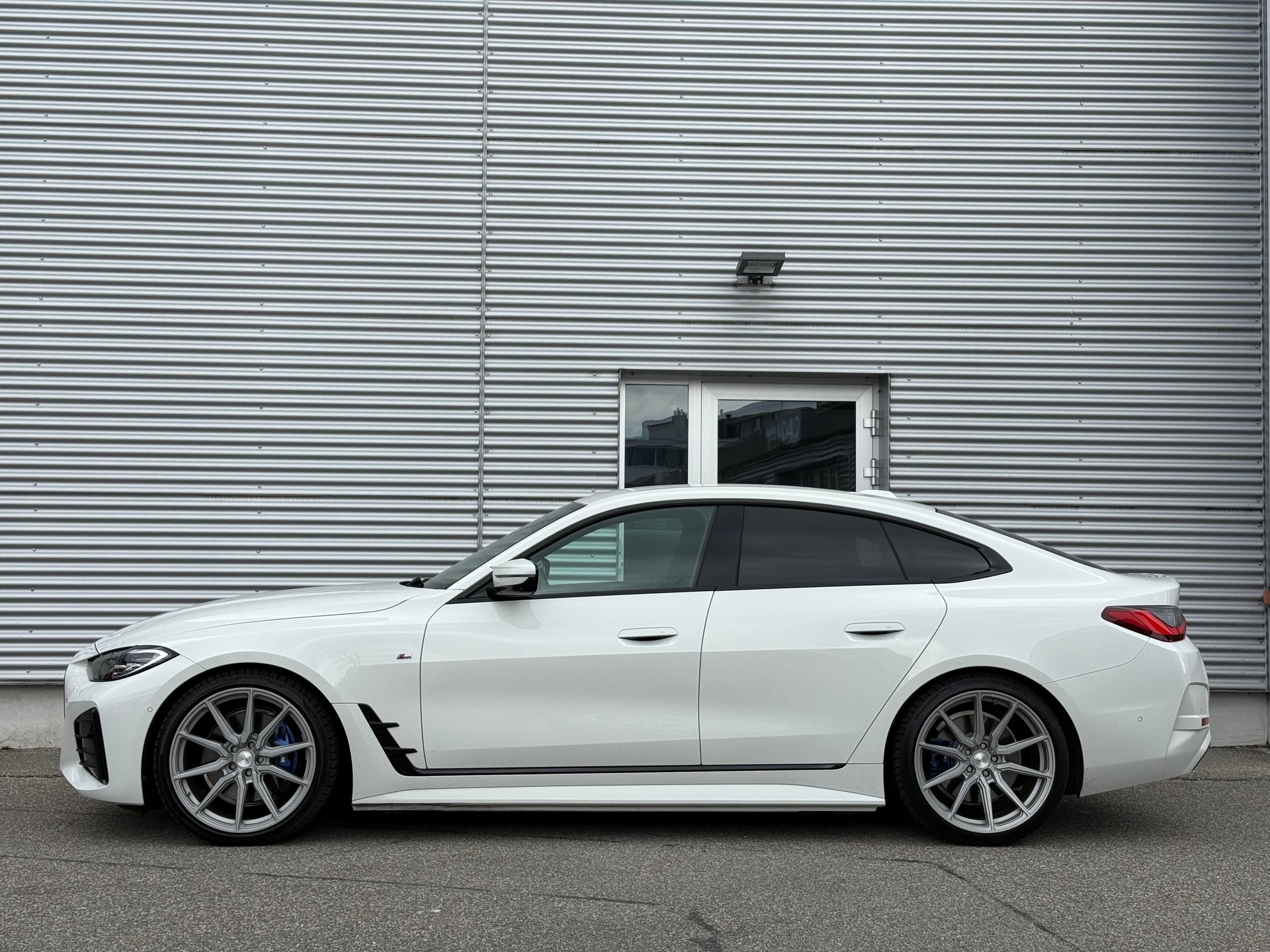 BMW i4 M50-image-1