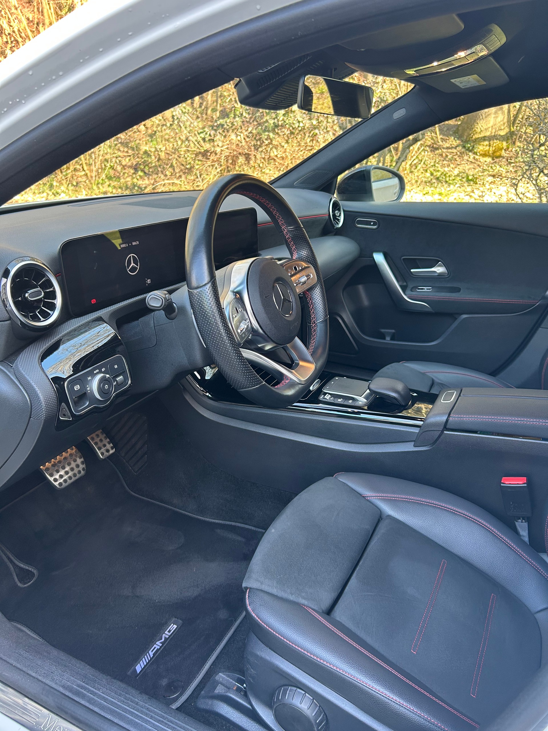 MERCEDES-BENZ A 250 4Matic AMG Line 4Matic 7G-DCT-image-3