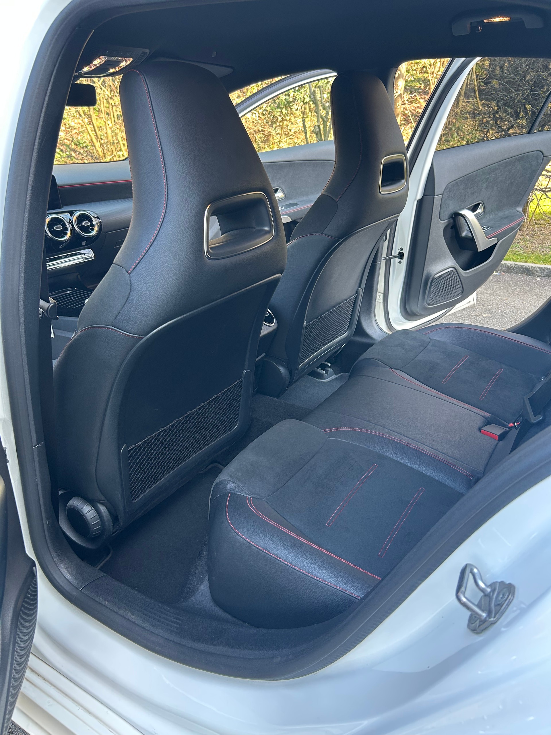 MERCEDES-BENZ A 250 4Matic AMG Line 4Matic 7G-DCT-image-5