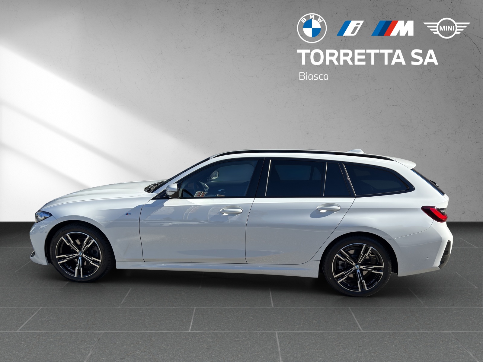BMW 320d xDrive 48V Touring Steptronic M Sport-showroom-element-1