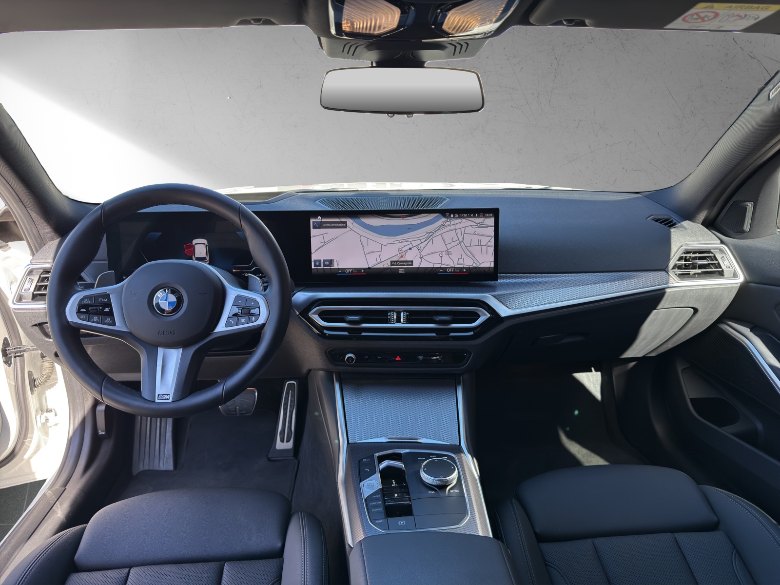 BMW 320d xDrive 48V Touring Steptronic M Sport-image-12