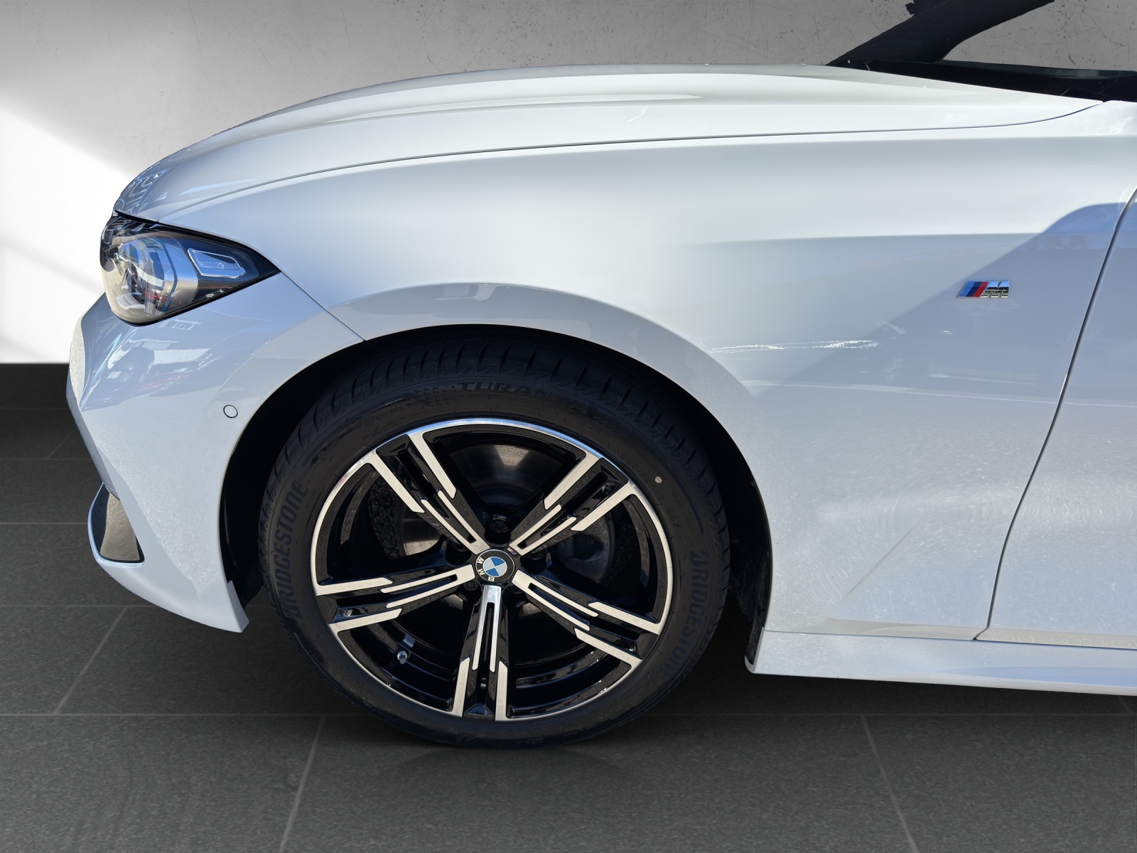BMW 320d xDrive 48V Touring Steptronic M Sport-image-10
