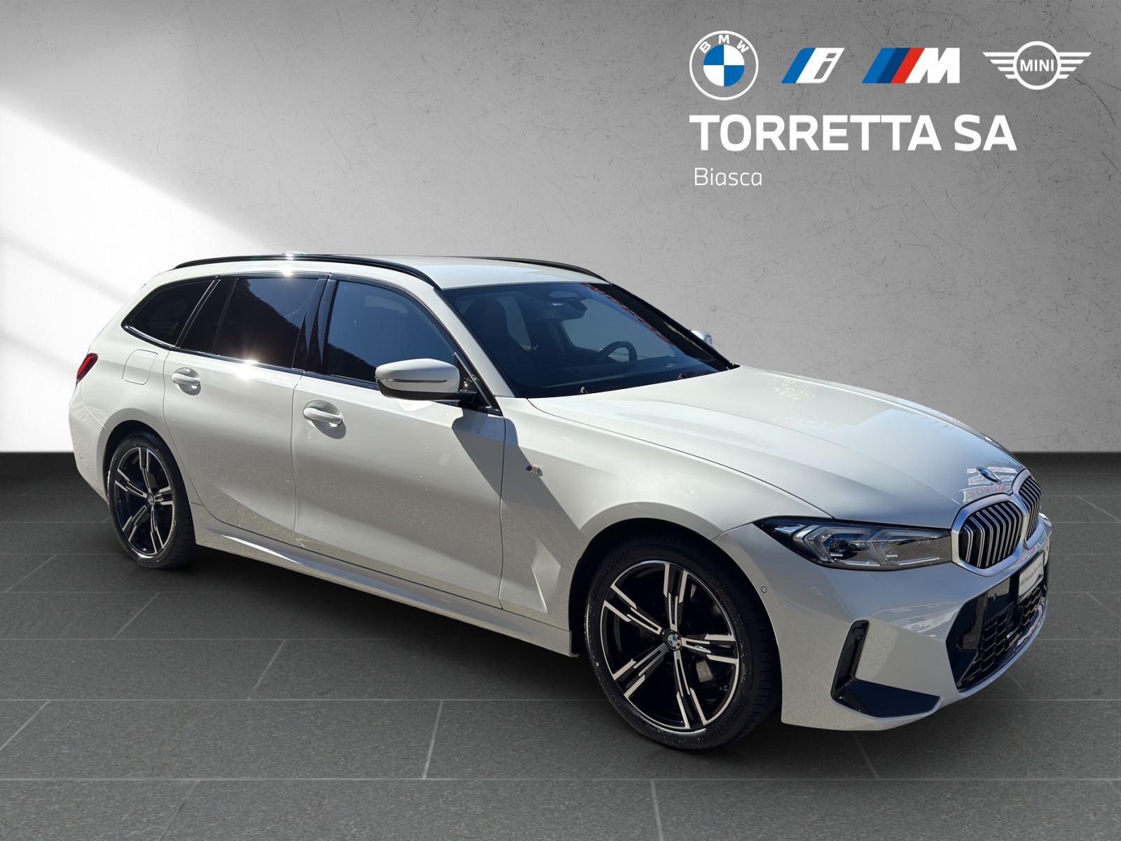 BMW 320d xDrive 48V Touring Steptronic M Sport-image-6
