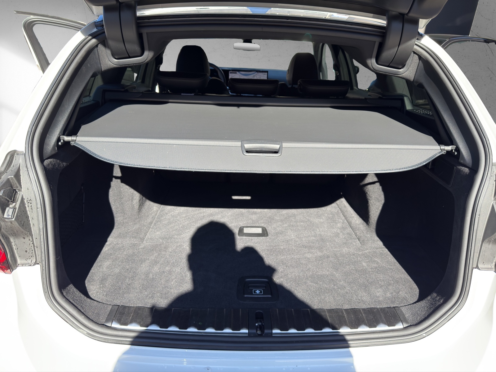 BMW 320d xDrive 48V Touring Steptronic M Sport-image-16