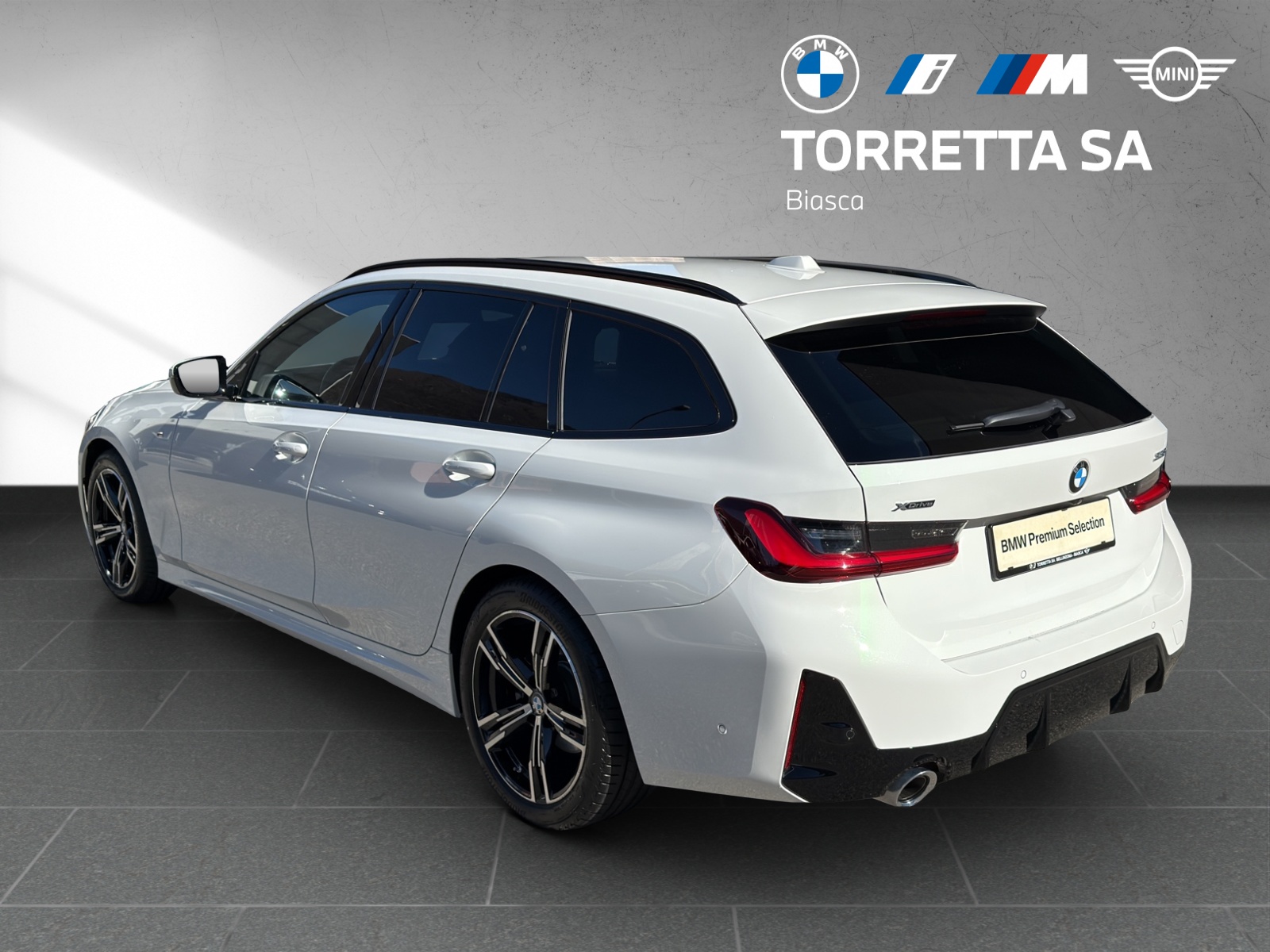 BMW 320d xDrive 48V Touring Steptronic M Sport-showroom-element-2