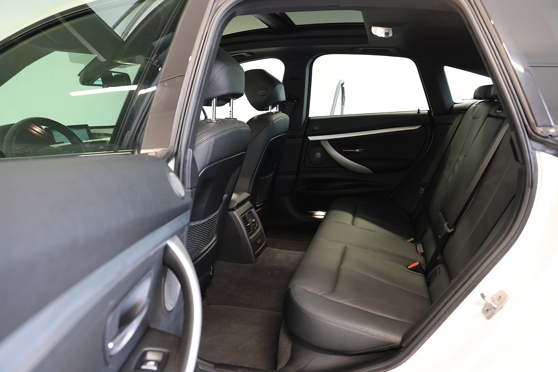BMW 335d GT xDrive M Sport Steptronic-image-17